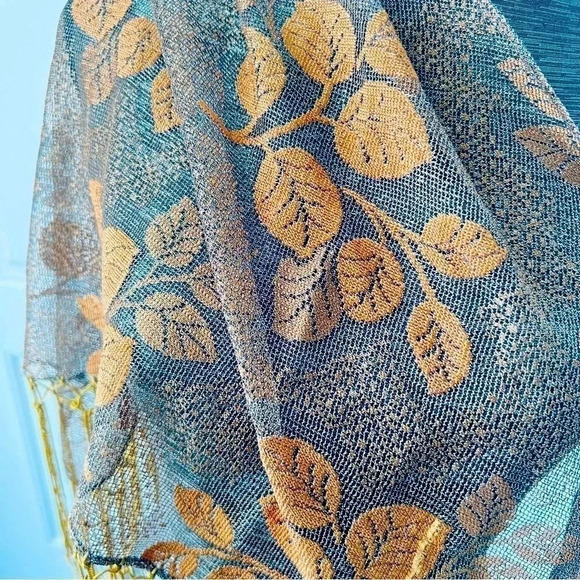 VINTAGE TRIANGLE SCARF IN MESH WITH FRINGES MUSTARD  YELLOW - Picture 2 of 9